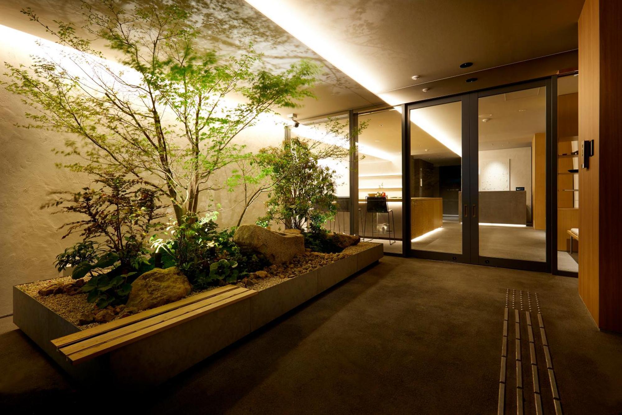 Tsuki Tokyo, Tokyo